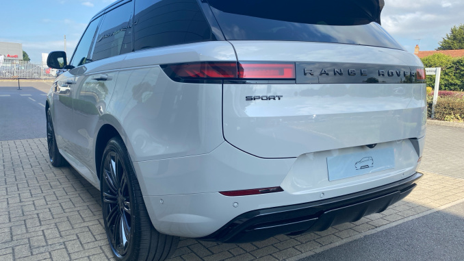 Land Rover Range Rover Sport 3.0 D250 Edition 5dr Auto Diesel Estate - Image 19